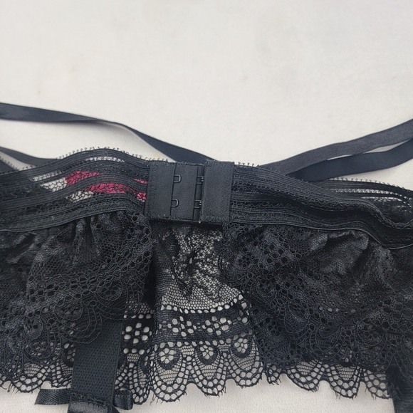 Seven 'til Midnight black lace strappy garder belt with gold hardware Size Large - Picture 4 of 5
